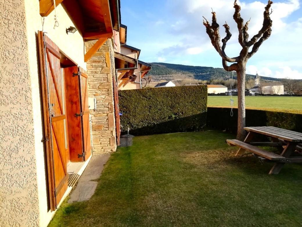 Casa Adosada Para Familias En Santa Leocadia Sainte-Léocadie Buitenkant foto
